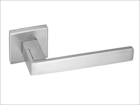 Concealed flush door hardware